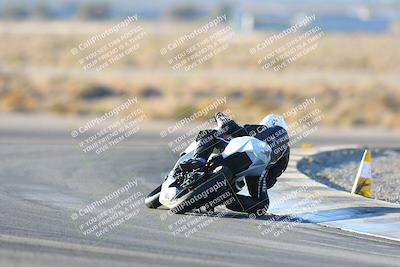 media/Jan-11-2025-CVMA (Sat) [[ddeb3f563a]]/Race 14-500-350 Supersport/